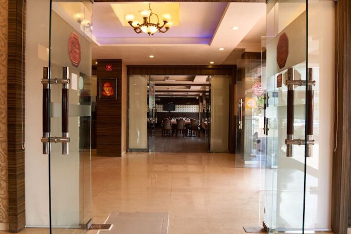 Hotel 2 of 64