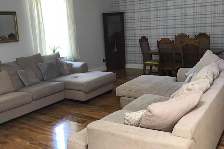 Lounge 17 of 27