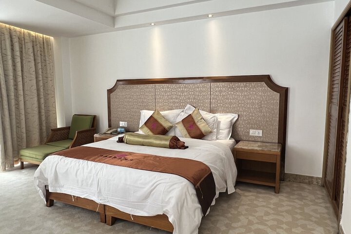Room 14 of 37