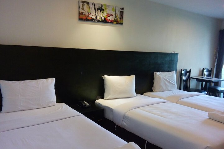 Room 28 of 186