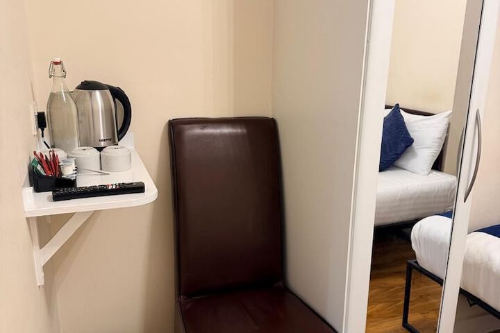 Room 48 of 96