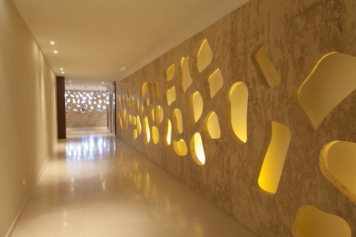 Ballroom/Hall 69 of 82