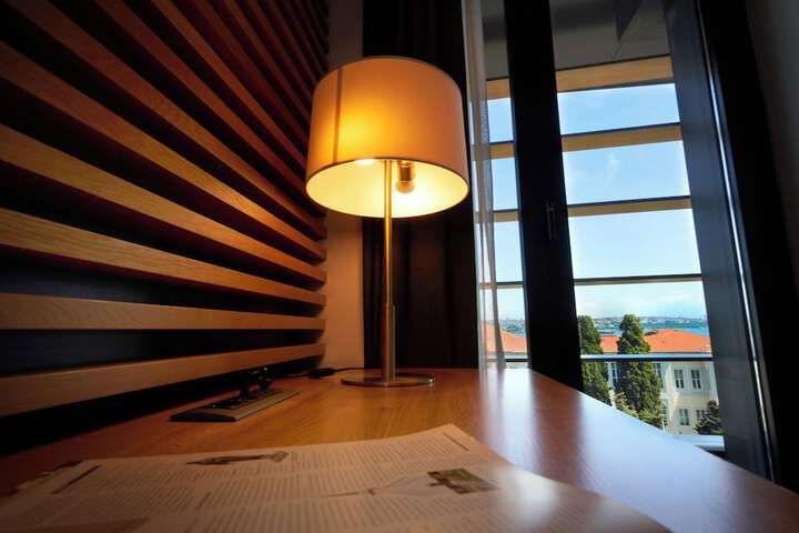 Room 33 of 94
