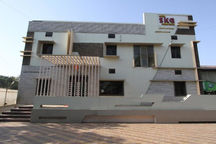 Hotel SKG Comforts by OYO Rooms