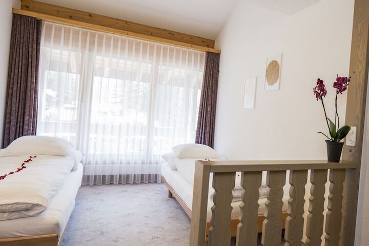 Room 3 of 44