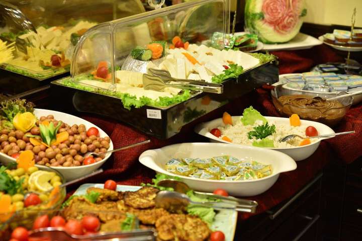Dining 70 of 94