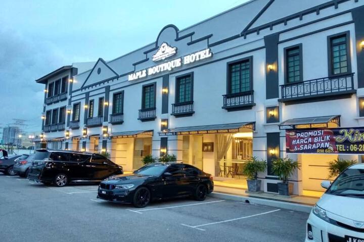 Maple Boutique Hotel
