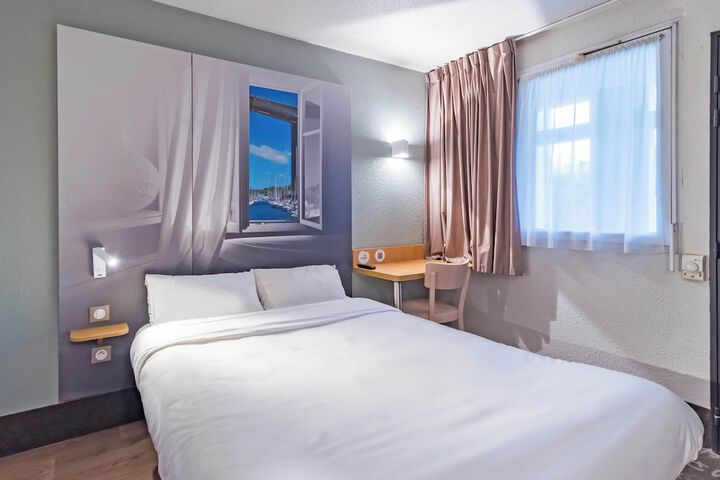 Room 14 of 36