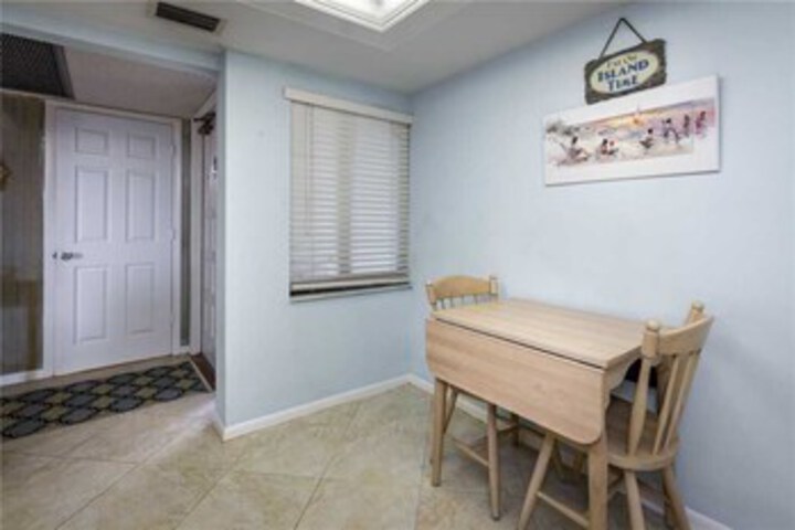 Room 11 of 25