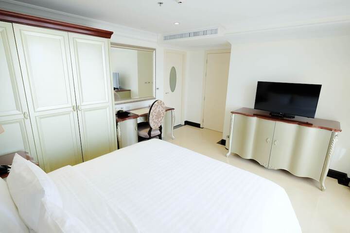 Room 9 of 52