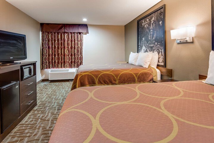 Room 9 of 28