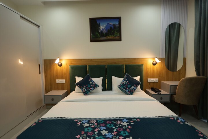 Room 8 of 27