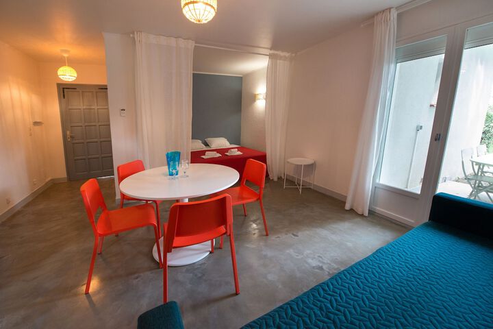 Room 9 of 62
