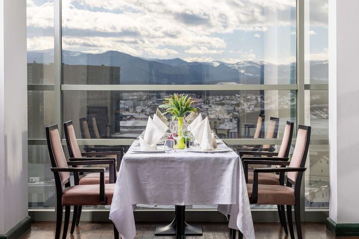 Dining 50 of 75