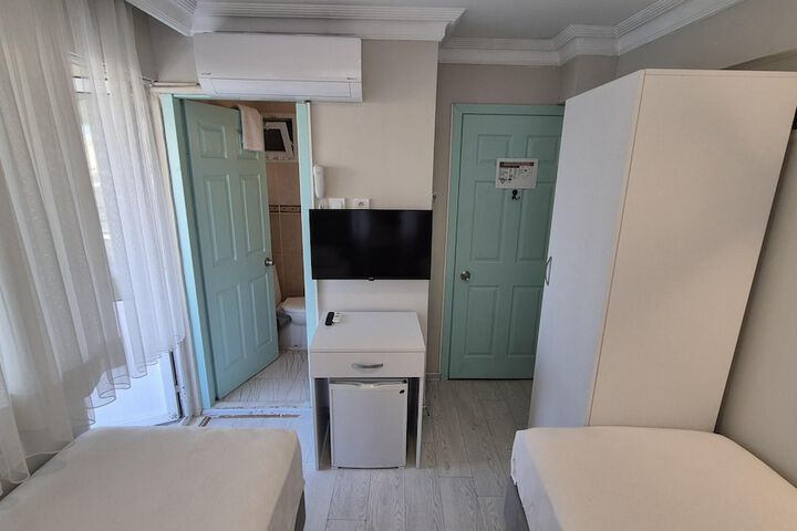 Room 38 of 102