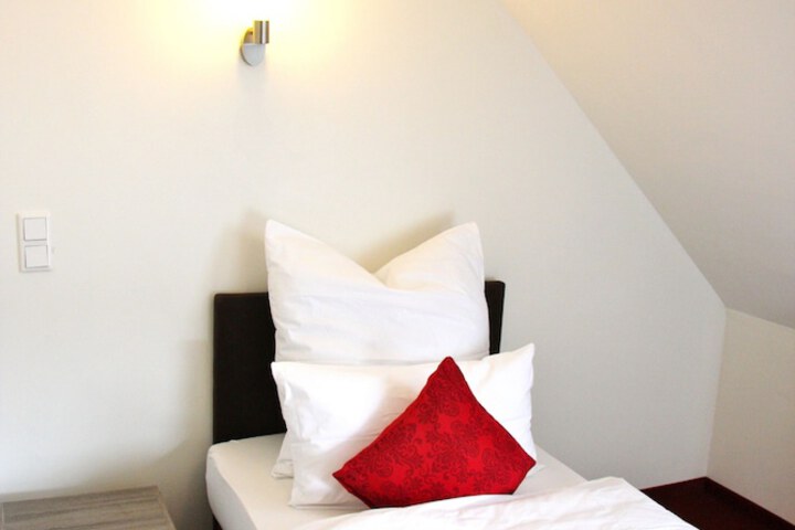 Room 10 of 44