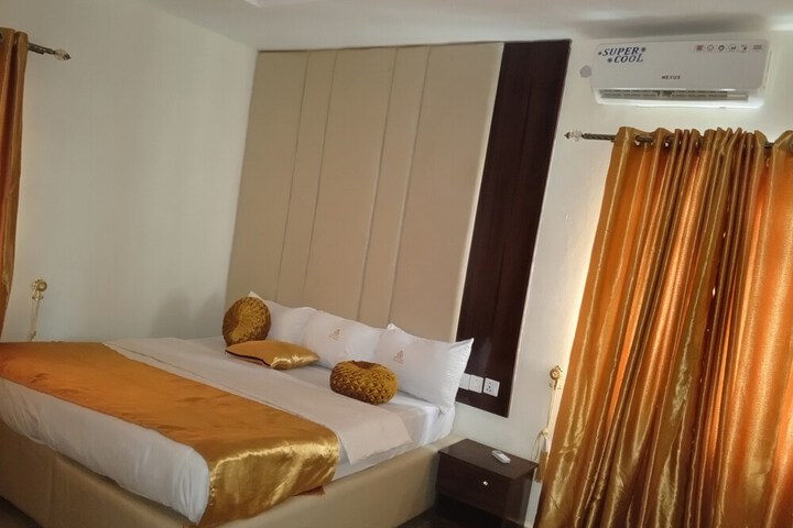 Room 13 of 41