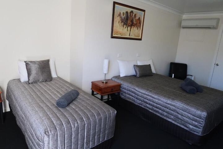Room 17 of 25