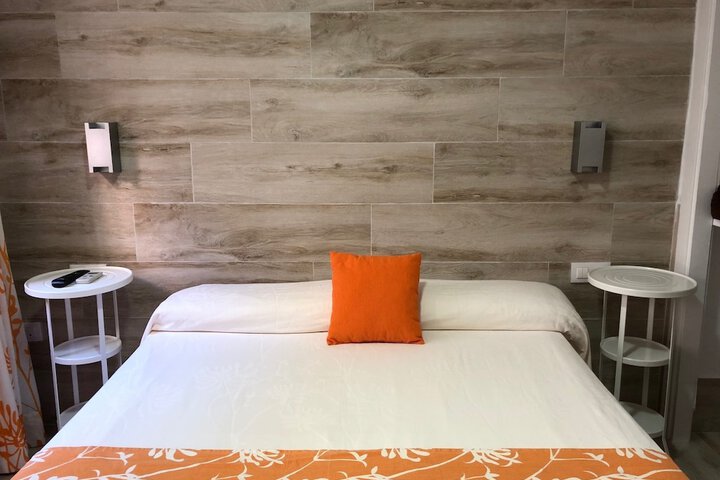 Room 6 of 39