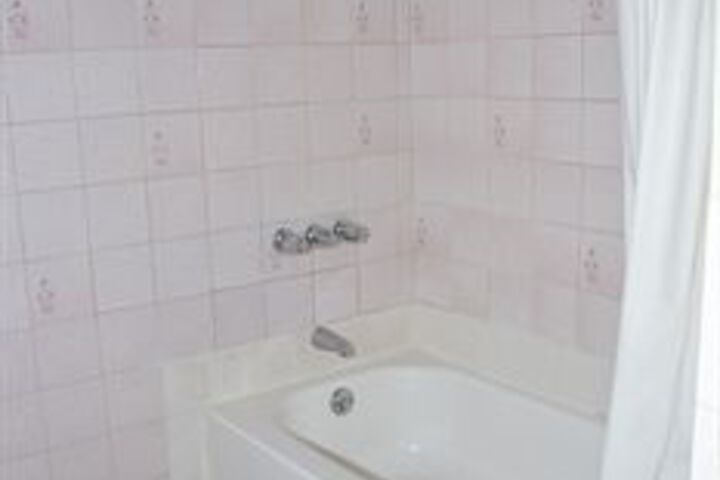 Room 2 of 39