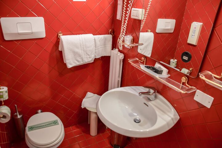 Room 12 of 26