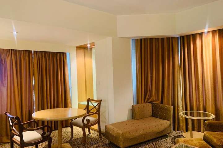 Room 45 of 76