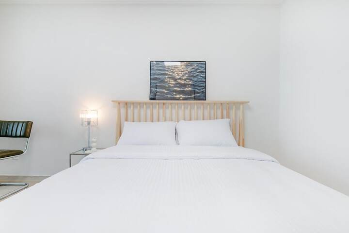 Room 406 of 640