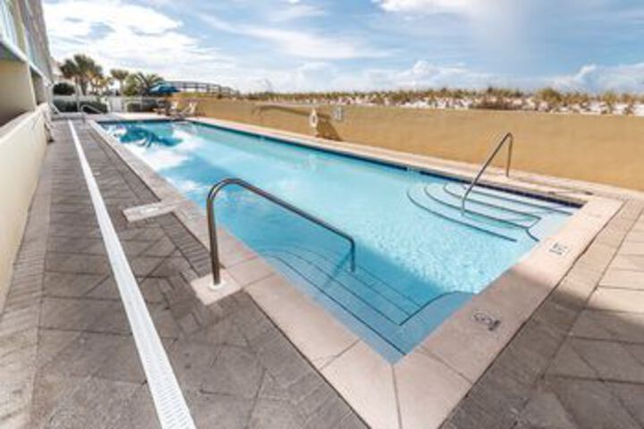 Pool 32 of 38