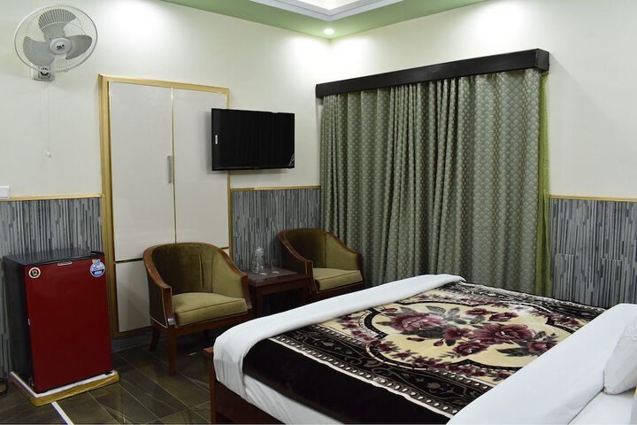 Room 16 of 28