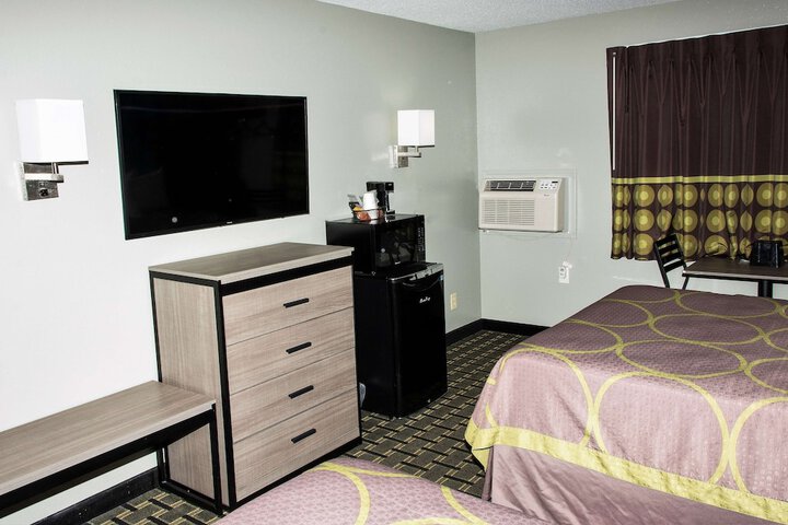 2 Queen Beds First Floor (4 of 17)