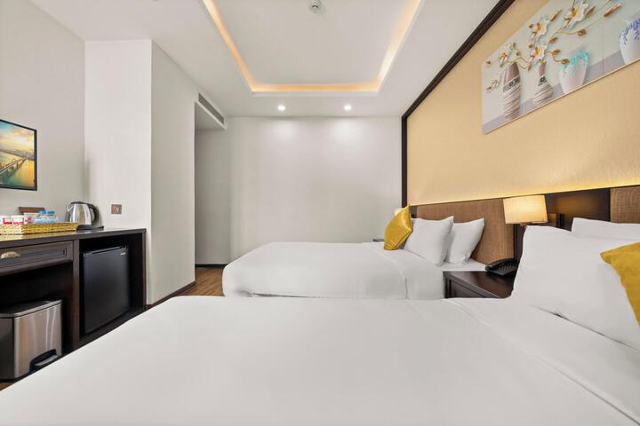 Room 53 of 112