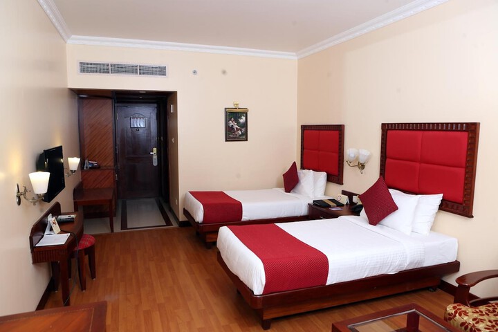Room 4 of 28