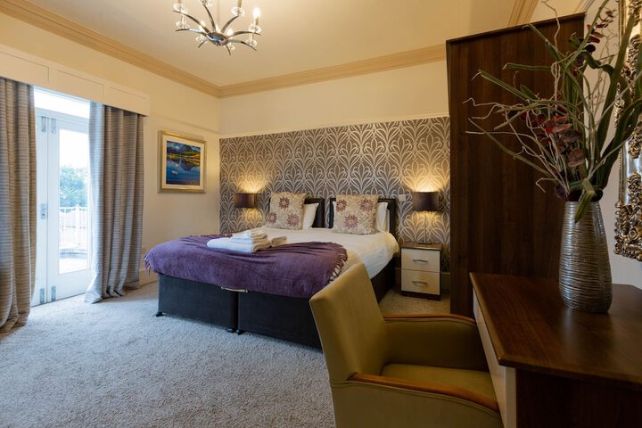 Room 8 of 28