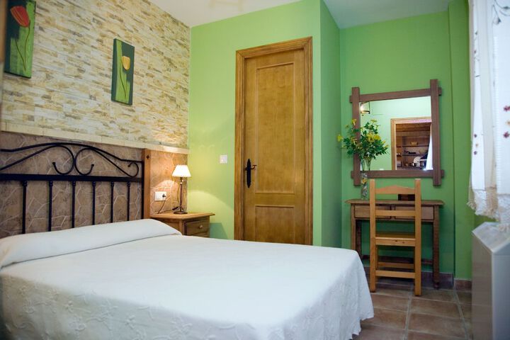 Room 9 of 30