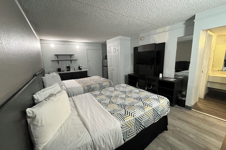 Room 18 of 27
