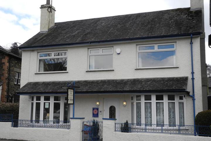 AMBLESIDE LODGE
