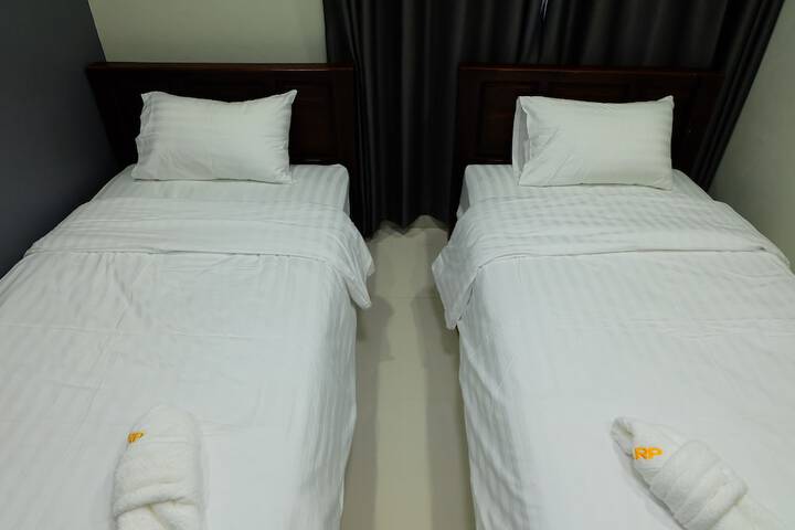 Room 6 of 44