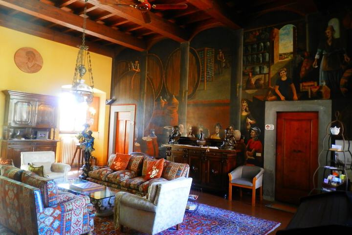 Guest Lobby