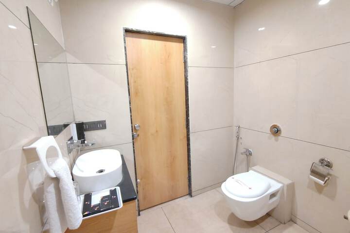 Room 35 of 49