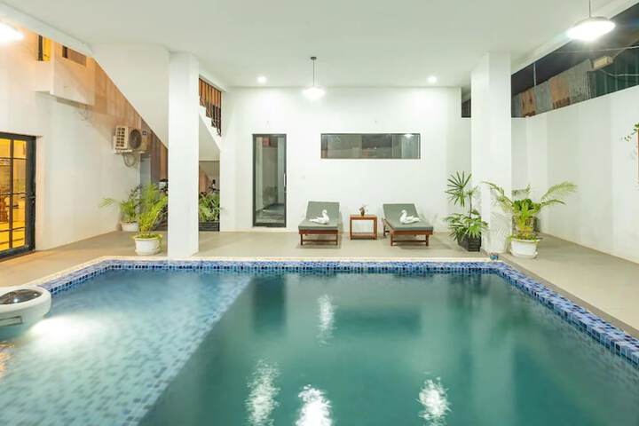 Pool 44 of 47