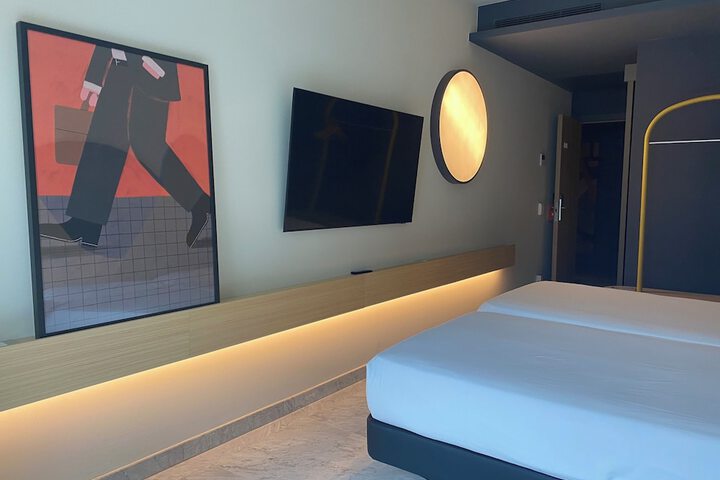 Room 30 of 265