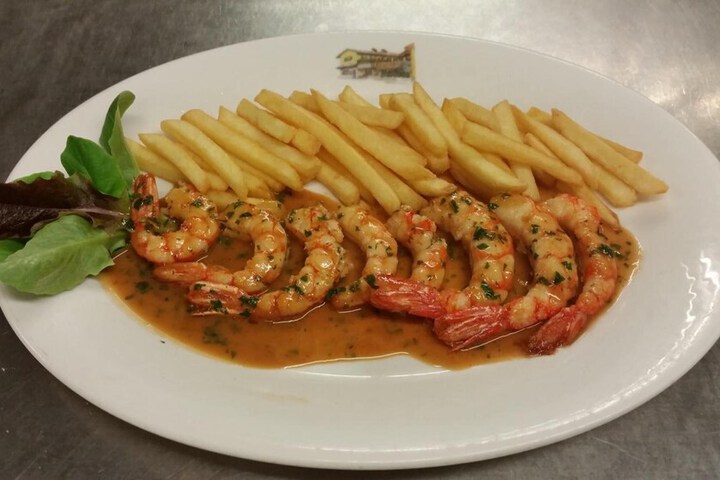 Dining 33 of 49