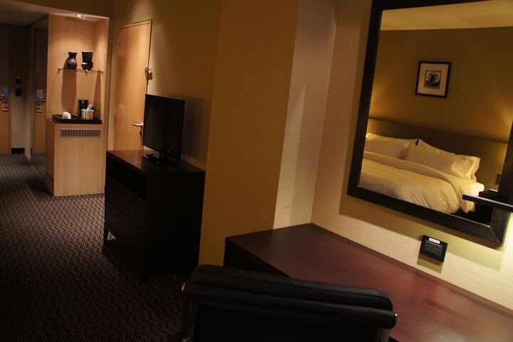 Room 9 of 70