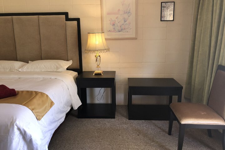 Room 34 of 80