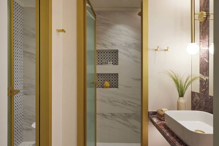 Room 52 of 75