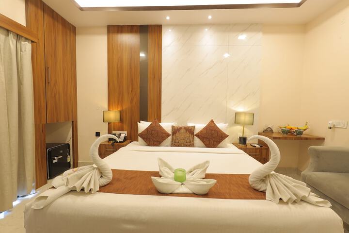 Room 33 of 140