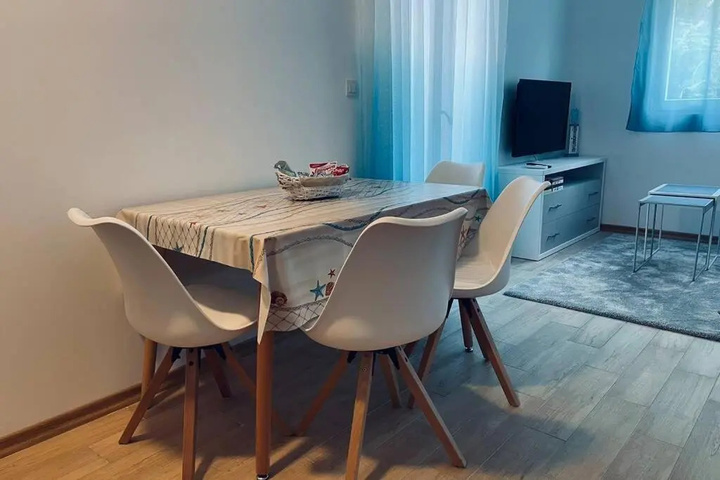 Room 3 of 13