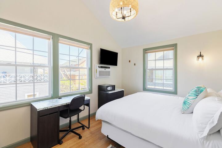 Room 4 of 75