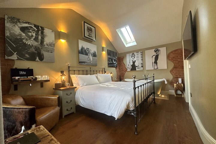 Room 7 of 24