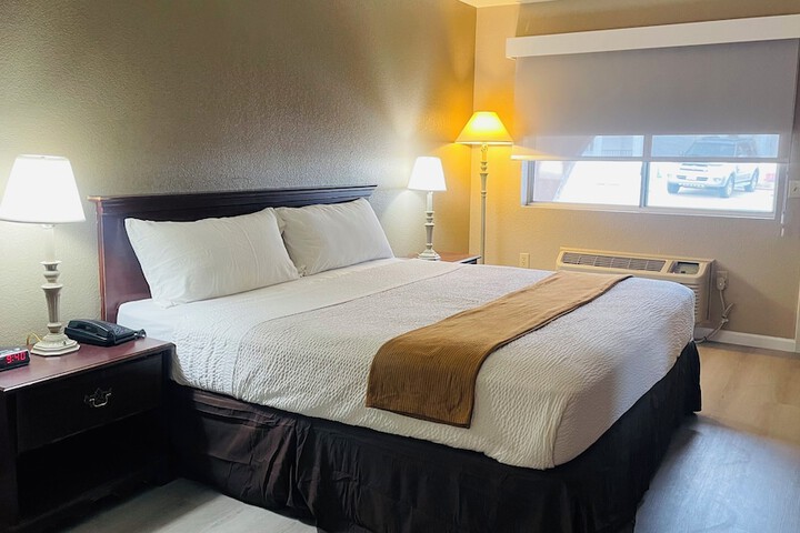 Room 4 of 24